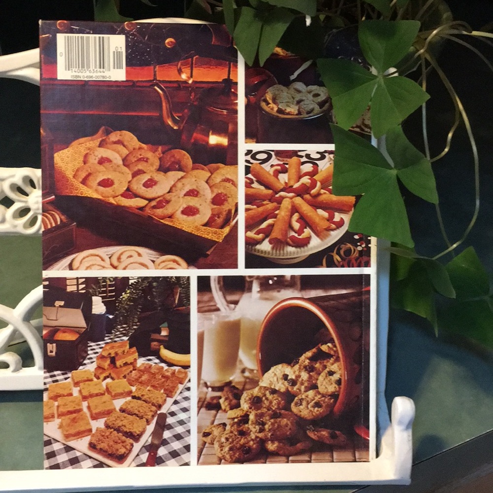 Better Homes & Gardens Homemade Cookies Cookbook - Picture 2 of 5